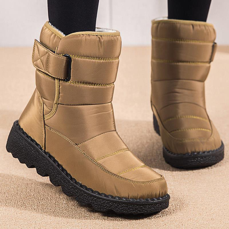 Śnieg buty damskie nowe buty kobieta Slip On buty na platformie damskie Casual wodoodporne botki płaskie buty zimowe Botas Mujer