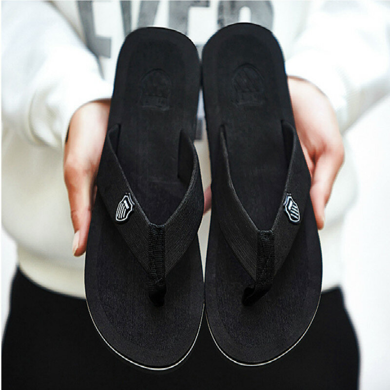 2020 새로운 여름 남자 슬리퍼 고품질 비치 샌들 비 슬립 Zapatos Hombre 캐주얼 신발 슬리퍼 도매