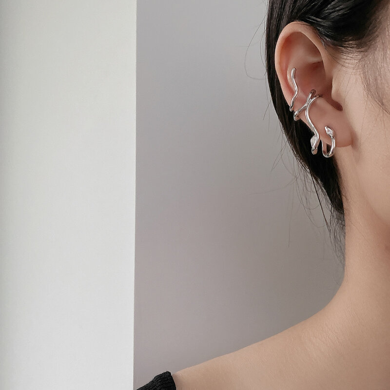 Personality Irregular Liquid Metal Rhinestone Snake Head Earrings for Woman Cool Style Metal Snake Ear Bones Clip Jewelry Gift