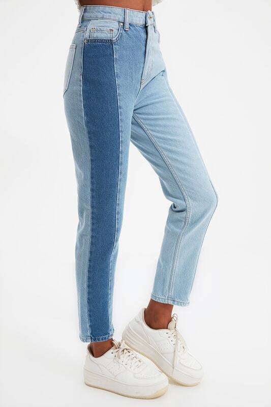 Trendyol dengan Warna Blok Tinggi Bel Mom Jeans TWOAW22JE0573