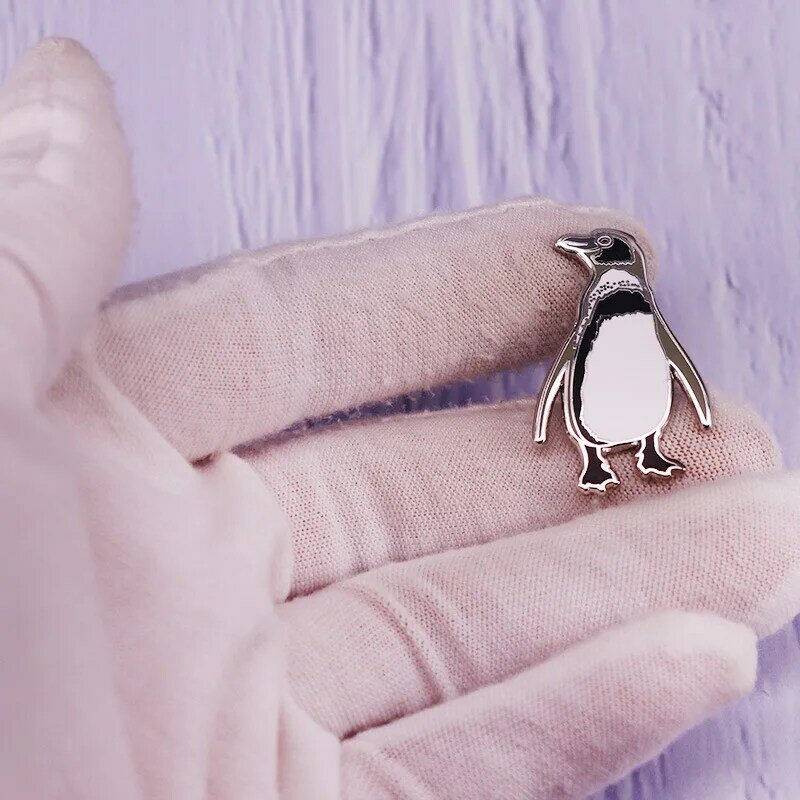 Cute Baby Penguin Fashionable Creative Cartoon Brooch Lovely Enamel Badge Clothing Accessories