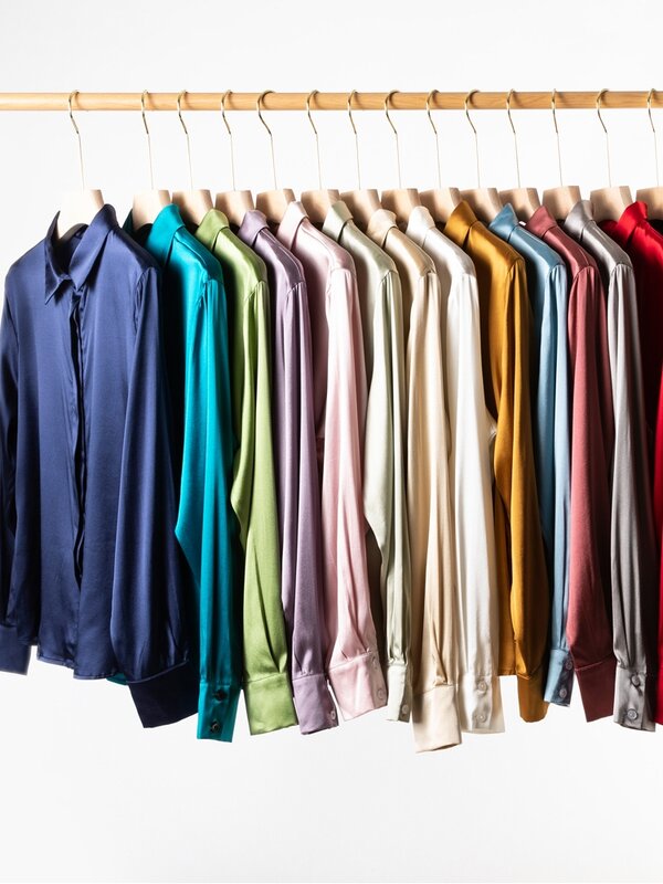 여자 솔리드 셔츠 93% 실크 7% 스 판 덱 스 새틴 긴 소매 세련 된 블라우스 셔츠 2022 봄가 Office 레이디 셔츠