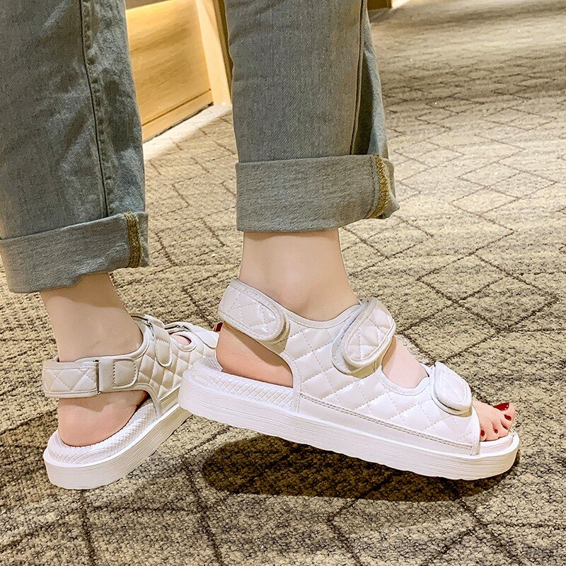 2023 Trends Sandals Summer New Flat British Wind Sewing thread Thick-soled Casual Roman Fragrance Designer Women's Sandals