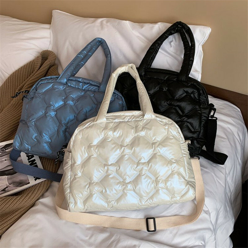 2023 Sacos Populares Down Bags Feminino Outono Inverno Nova Moda Espaço Algodão de Grande Capacidade Lazy Portable Shoulder Messenger Bag
