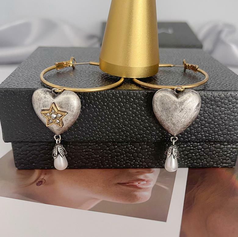 New retro love peach heart large hoop earrings gorgeous women exaggerated romance circle fashionable classic ear jewelry