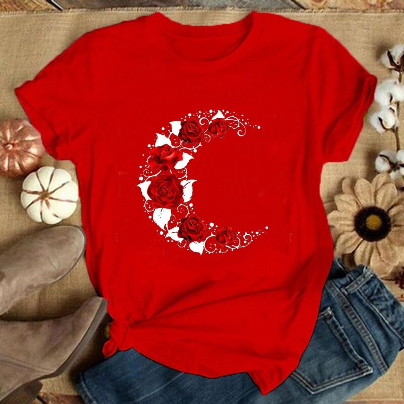 Camiseta con estampado de Luna y rosa roja para mujer, remera informal con estampado de flores