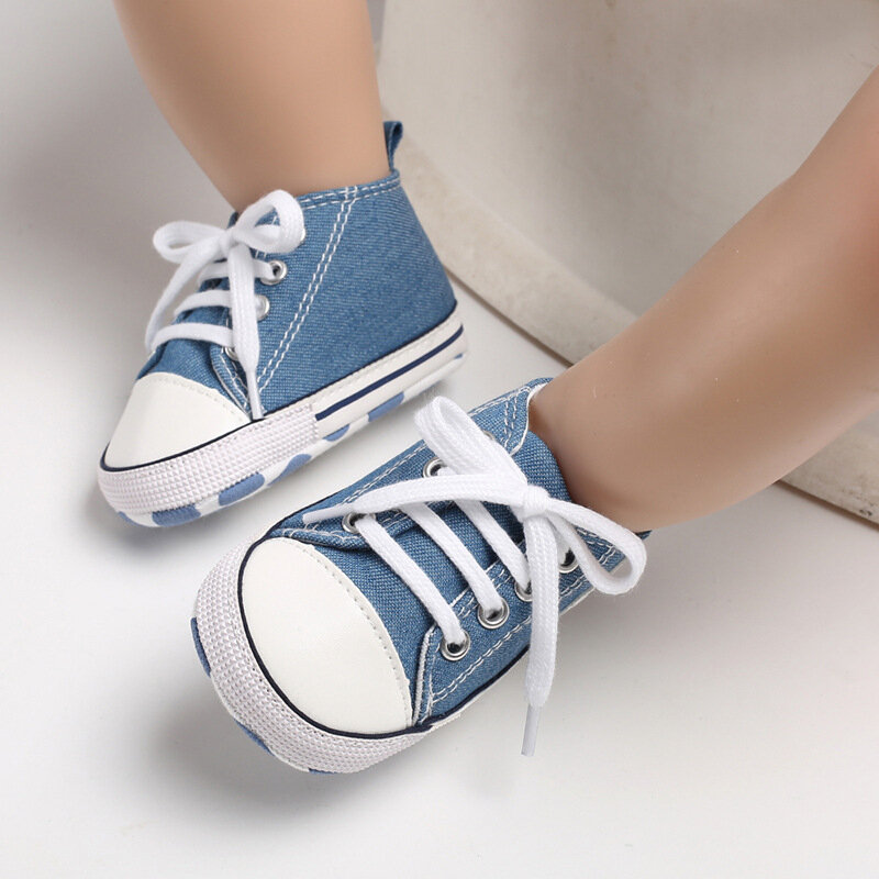 赤ちゃん用のクラシックなキャンバススニーカー,男の子と女の子用の最初のステップのスニーカー,新生児用の滑り止めの靴,印刷された星
