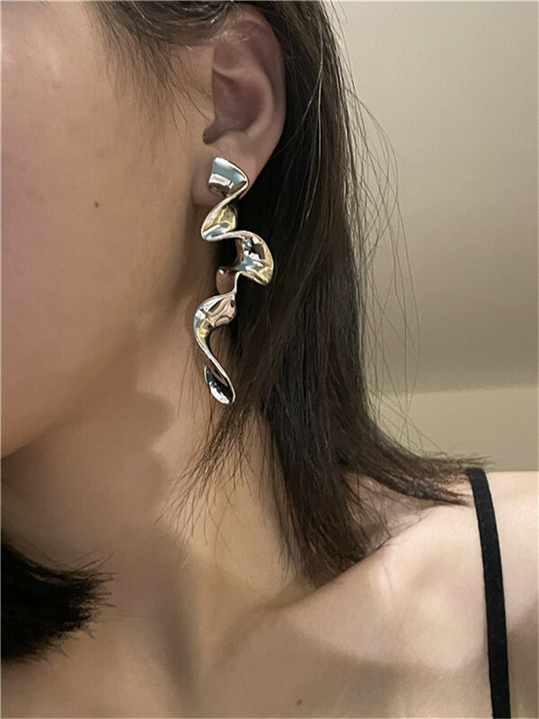 불규칙한 금속 귀걸이 유럽 미국 스타일의 개성 패션 긴 귀걸이 Ms 소녀 여행 쥬얼리 액세서리 2022