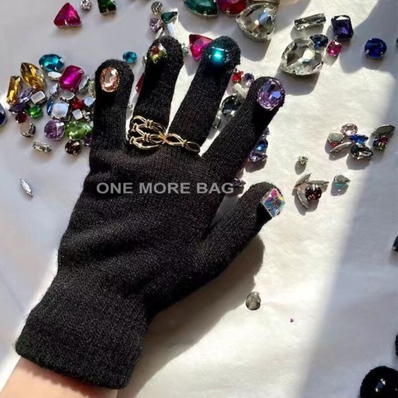 Guantes de lana de punto de Color puro para mujer, guantes gruesos y cálidos de invierno con diamantes para estudiante, pareja de dedos divididos