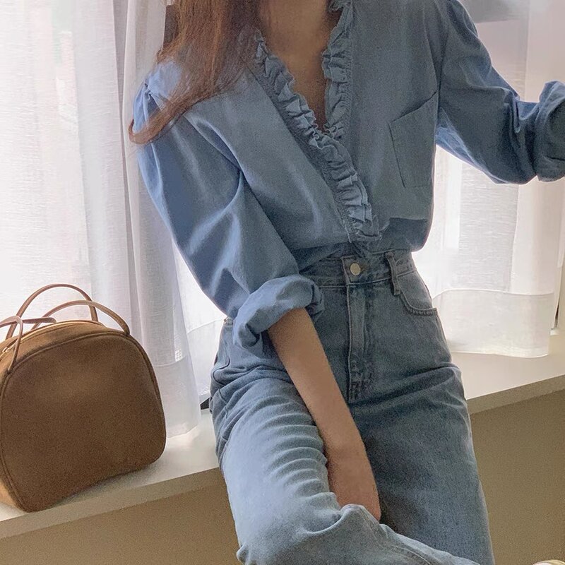 Woemn camisa sólida azul com decote em v manga longa solta francês retro vento preguiçoso estilo denim rendas topo de moda 2022 verano
