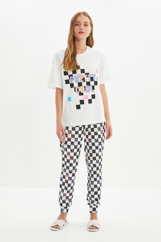 Trendyol Printed Knitted Pajamas Set THMAW22PT0240