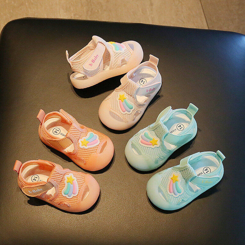 2022 صيف جديد صنادل للأطفال الجلد ودية عدم الانزلاق لينة سوليد حذاء طفل الفيلكرو حذاء طفل صغير