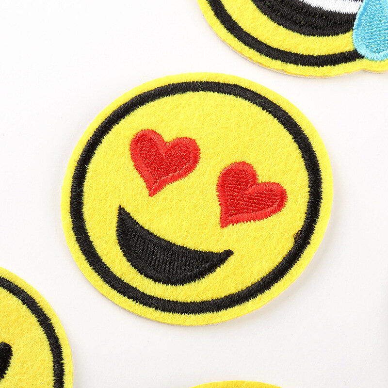 Parche bordado de cara sonriente para ropa, pegatinas de planchado, insignias de sonrisa de dibujos animados, color amarillo, 5 piezas
