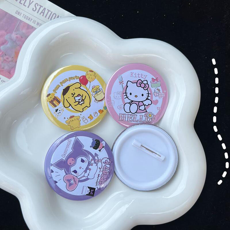 Badge Sanrio Kawaii, accessoires de dessin animé hellokitty, My Melody Kuromi cannelle pom Purin pacacco broche décoration de sac