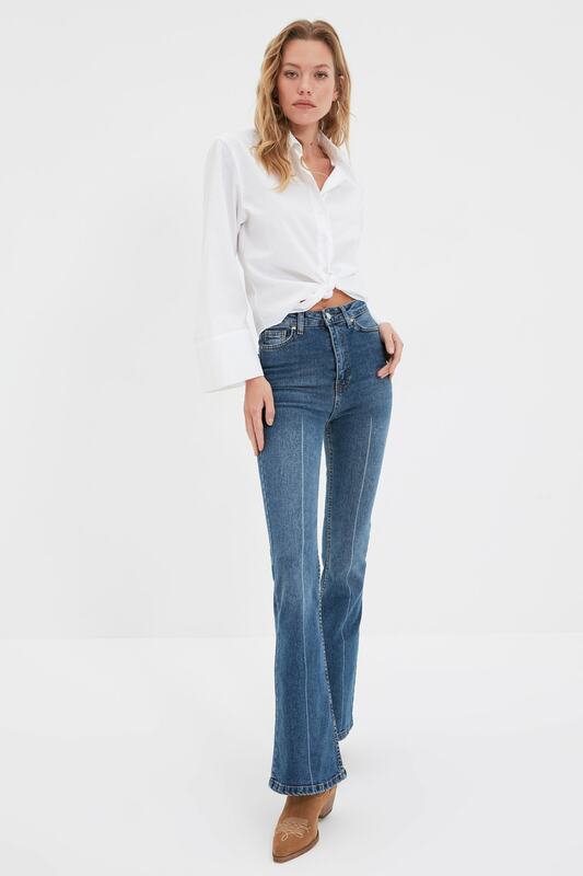 Trendyol cintura alta flare jeans twoaw22je1153