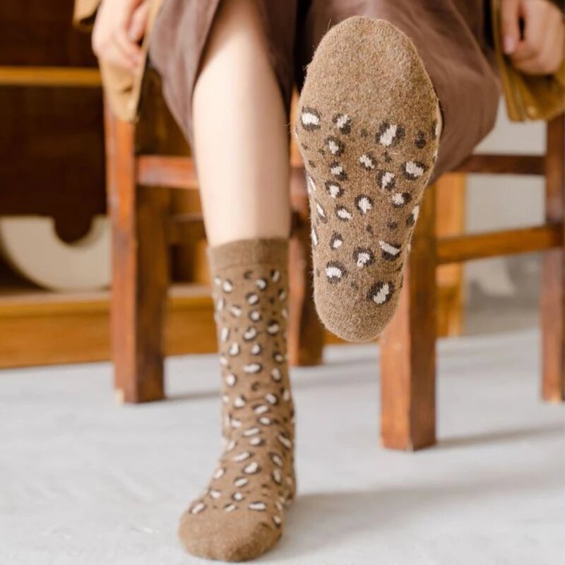 Длинные шерстяные носки для женщин, модные зимние теплые носки в Корейском стиле, сохраняющие холод, толстые, с геометрическим узором, роско...