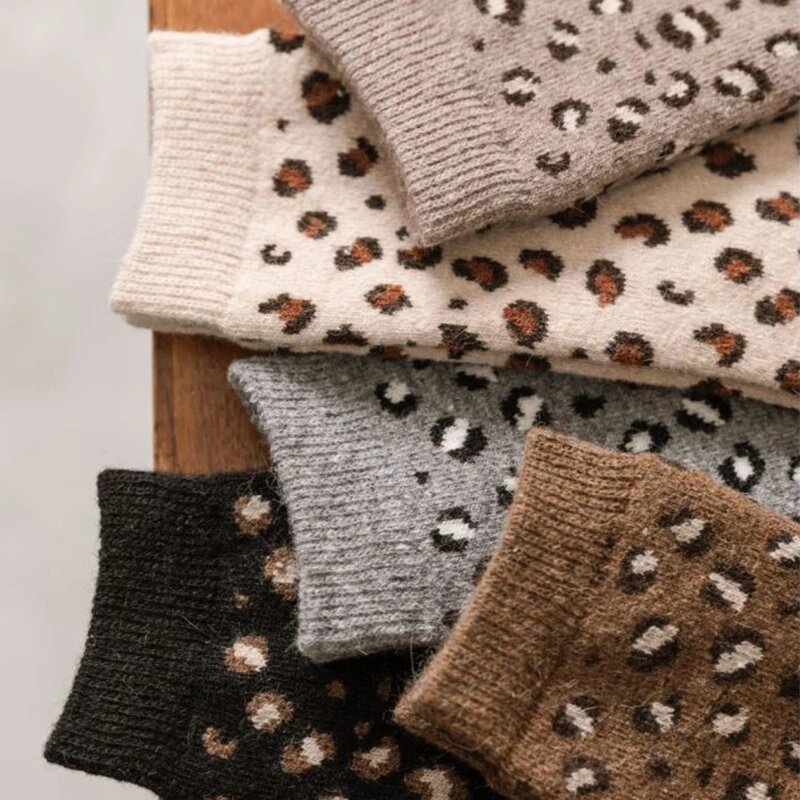 Calcetines largos de lana para mujer, calcetín grueso de estilo coreano, resistente al frío, mantiene el calor, con patrones geométricos, de lujo