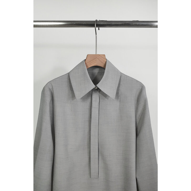 2023 Camisa Primavera Mulheres Blusa de Algodão Puro Half-open Collar OL Commuter Lapel Simples All-match Loose Grey Respirável Light Tops