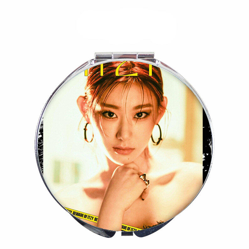 Kpop ITZY 새로운 앨범 GUES 누가 D-DAY 포스터 접는 메이크업 거울 여성 패션 화장품 거울 팬 컬렉션
