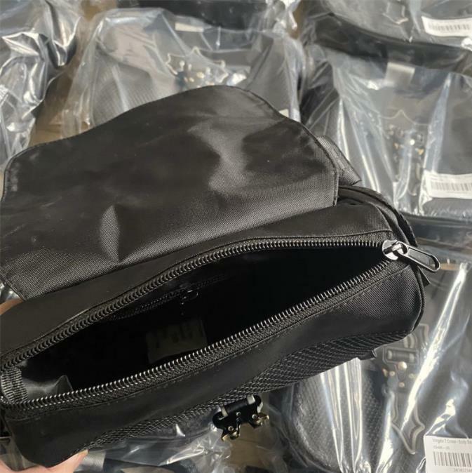 London Black Reflective Bag Luxury Trapstar Fashion Single Shoulder Cross Body Men Women Couple IRONGATE T Letter Handbag