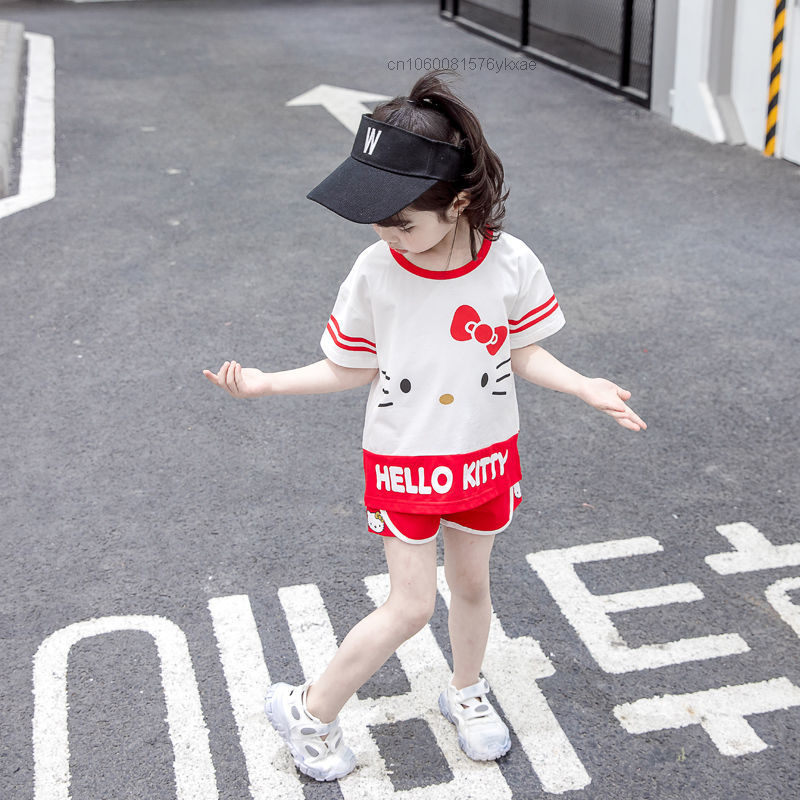 Sanrio Hello Kitty Kawaii Setelan Lengan Pendek Gaya Korea Kaus Kasual Celana Pendek Musim Panas 2022 Lucu Dua Potong untuk Anak-anak