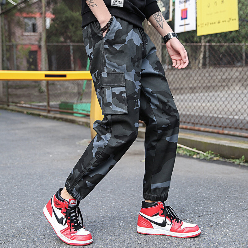 Yasuguoji novo 2022 outono camo calças de carga dos homens casuais solto camuflagem moletom militar retro multi-bolso calças de jogging