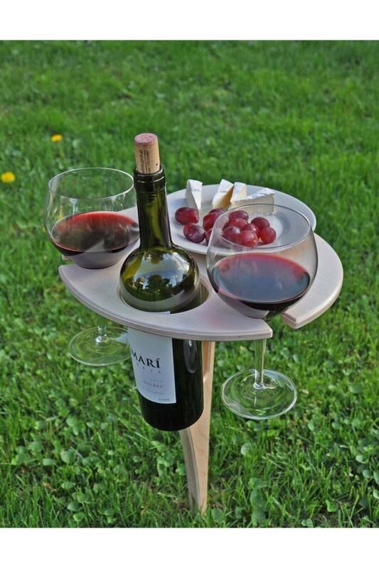 Mesa de vinho dobrável para o ar livre tem 2 copos, 1 garrafa e 1 placa de capacidade em 2021 suportes elegantes para bebidas