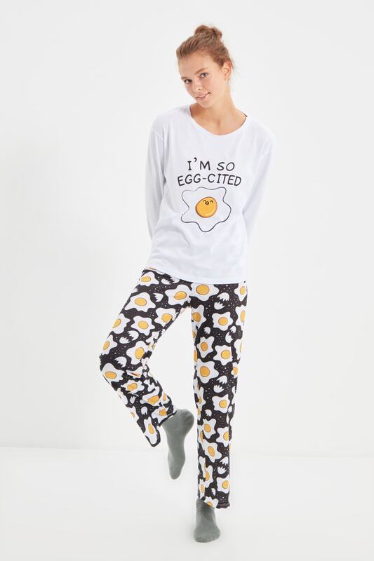 Trendyol Egg Printed Knitted Pajamas Set THMAW22PT0739