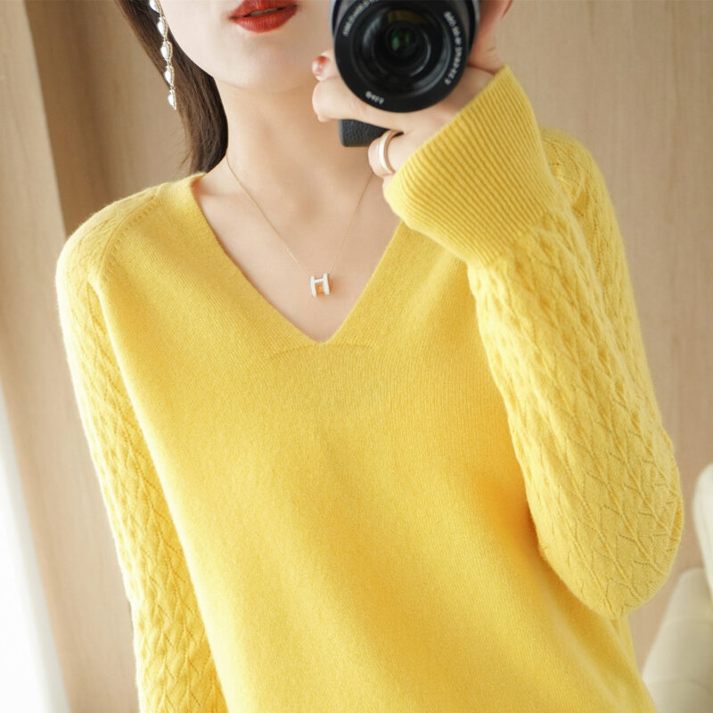 Sweter V-neck Baru Musim Semi dan Musim Gugur Pullover Wanita Pas Badan dengan Kaus Bottoming Rajutan Kaus Lengan Panjang Berongga