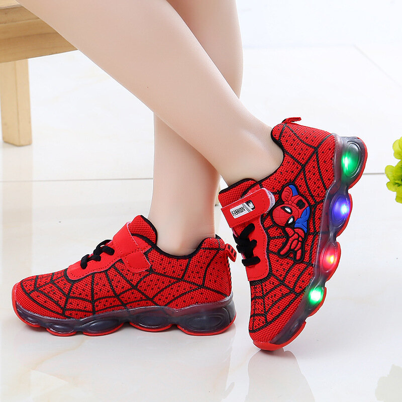 Zapatos luminosos LED de dibujos animados de Spiderman para niños, zapatillas brillantes para niños, botas deportivas de malla ligera para niños pequeños