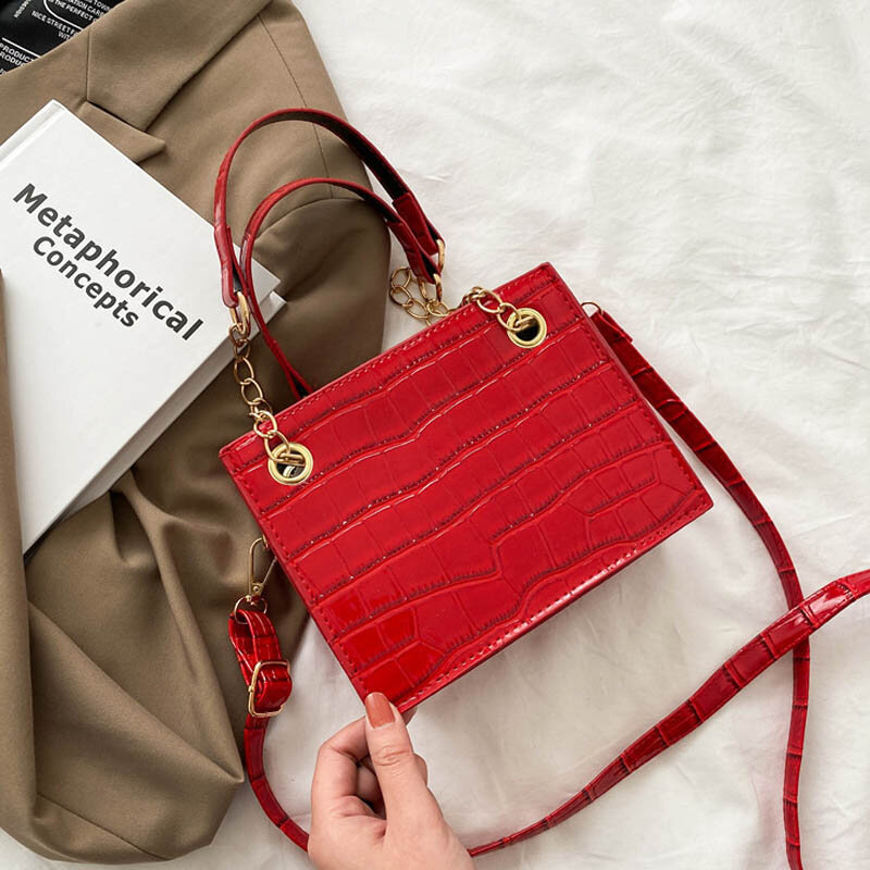 女性のためのチェーンと合成皮革のハンドバッグ,デザイナーショルダーバッグ,石のパターン,ファッショナブルな小さなハンドバッグ