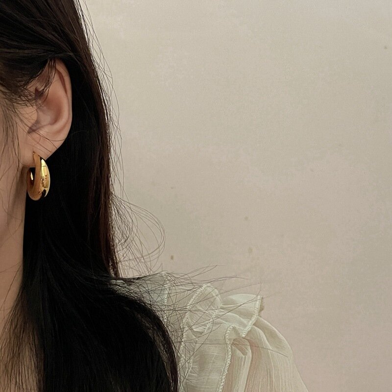 Bilandi Moderne Schmuck S925 nadel Metallic Geometrische Ohrringe Einfach Design Heißer Verkauf Goldene Silbrig Überzogene Frauen Ohrringe Geschenk