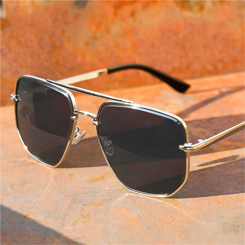 1Pc Fashion Big Frame uomo occhiali da sole quadrati in metallo donna occhiali da sole retrò occhiali da sole polarizzati Punk classici Classic Gafas de sol