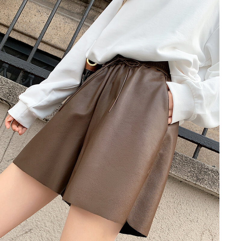 Pantalones cortos informales de cuero para mujer, pantalón holgado de pierna ancha, cintura alta, color negro, otoño e invierno, 990F