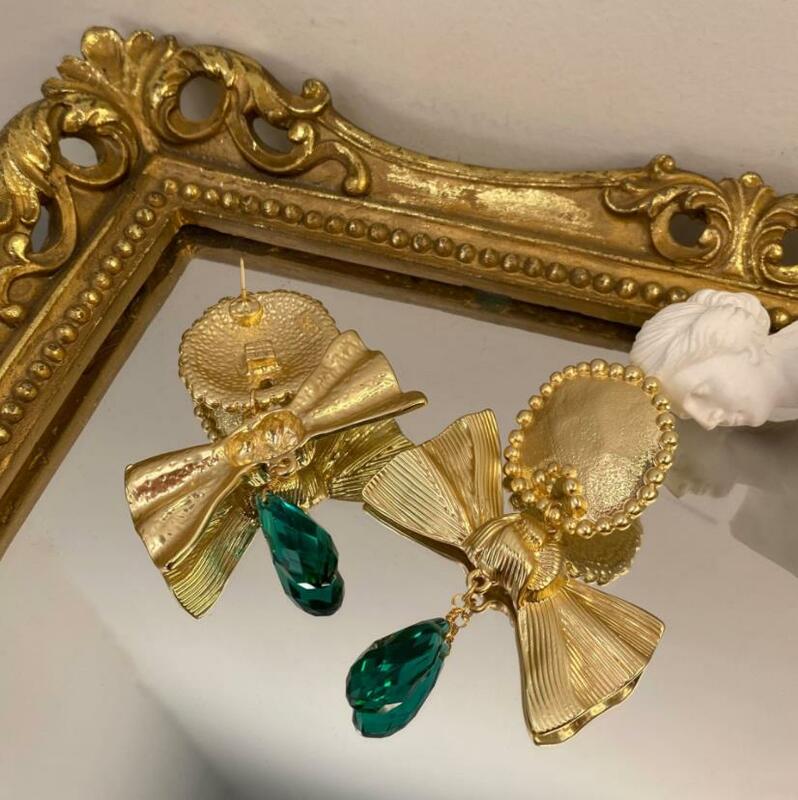 الجمال الرجعية Glass قلادة الزجاج الأقراط فراشة كبيرة القرون الوسطى المرأة الباروك المحكمة bowknot مجوهرات