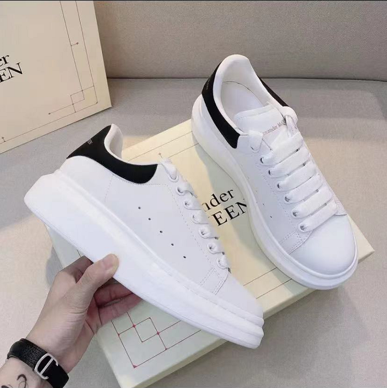 Baskets Design de luxe McQueen pour hommes et femmes, chaussures blanches de Couple, à plateforme, décontractées, offre spéciale, 2022