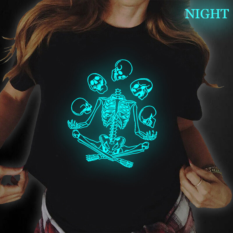 Skeleton Juggling Halloween Tee Shirt for Men Luminous Oversized T Shirt Spooky Skull Vintage Graphic Male T-shirts Camisas