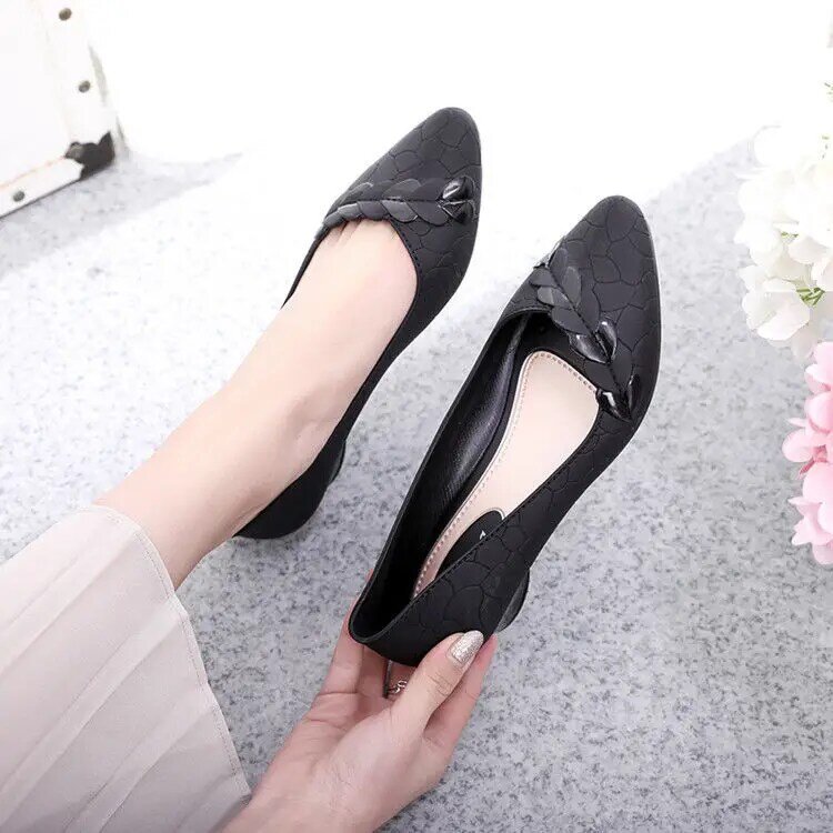 Vrouwen Ondiepe Mode Regen Schoenen Sleehak Koreaanse Waterdichte Schoenen Dames Enkele Schoenen Vier Seizoenen Sandalen Rubber Schoenen