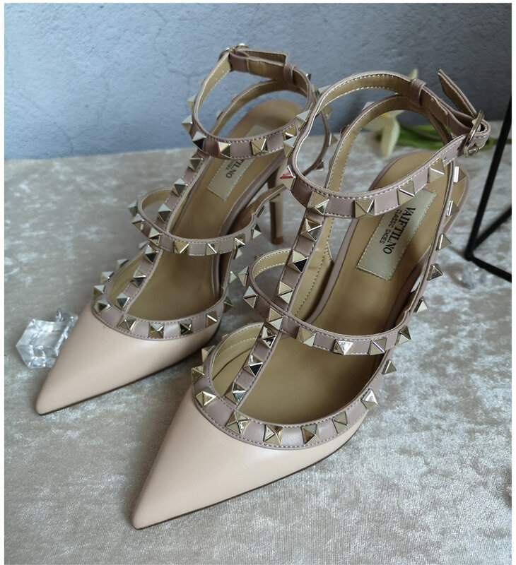 Mulher sapatos 2021 lluxury marca sexy bombas traseiro oco apontado salgueiro saltos de unhas couro patente sandálias gladiador sapatos