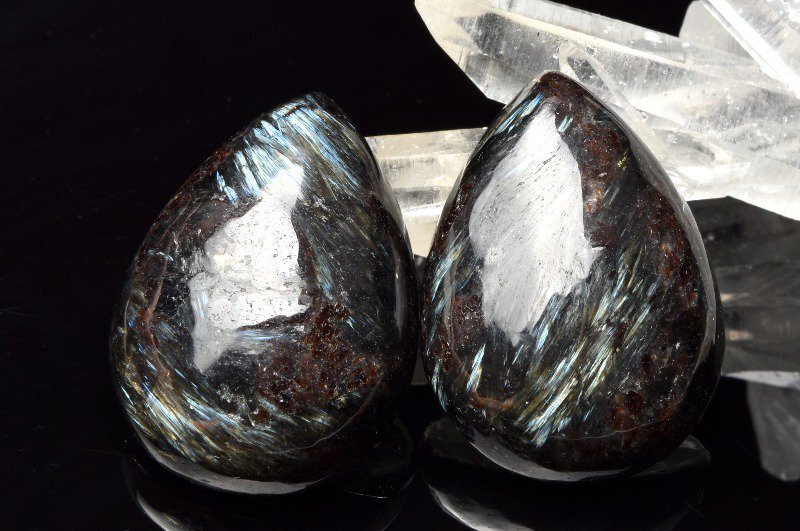 Pendentif en pierre naturelle Dragon noir, cristal Arfvedsonite, 24x34mm, pierre d'énergie