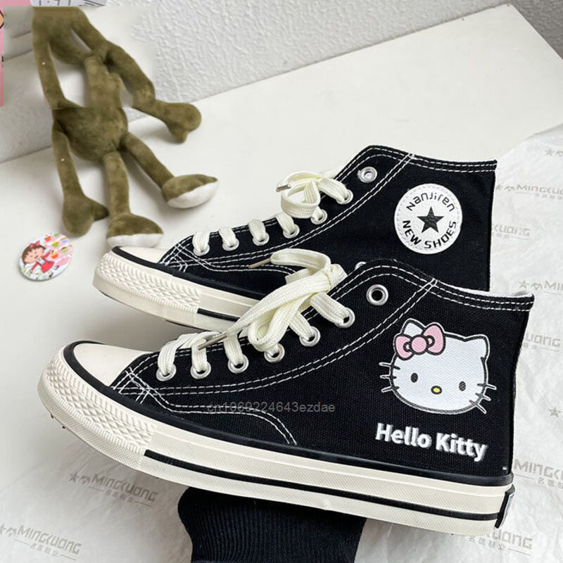 Sanrio مرحبا كيتي الأحذية القماشية الموضة الكرتون الترفيه حذاء رياضة النساء Harajuku الكورية نمط Y2k فتاة كلية الإناث الأحذية الرياضية