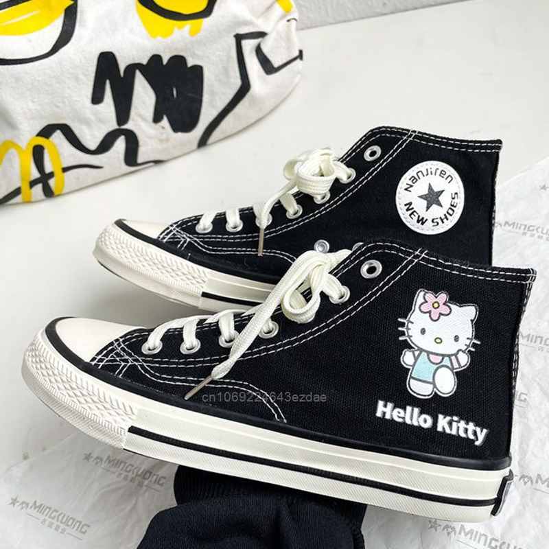 Sanrio مرحبا كيتي الأحذية القماشية الموضة الكرتون الترفيه حذاء رياضة النساء Harajuku الكورية نمط Y2k فتاة كلية الإناث الأحذية الرياضية
