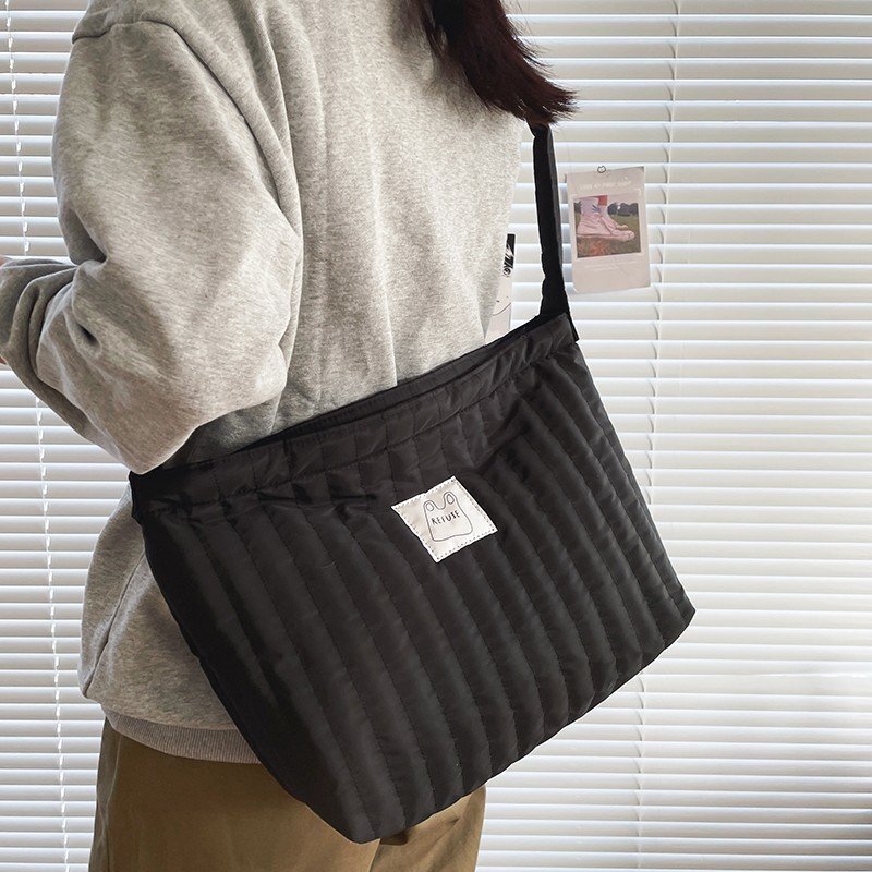 Wonder 2022 Crossbody กระเป๋าสำหรับสตรี Commuter กระเป๋าแฟชั่นคุณภาพสูงสีดำสีน้ำตาลสไตล์เกาหลี