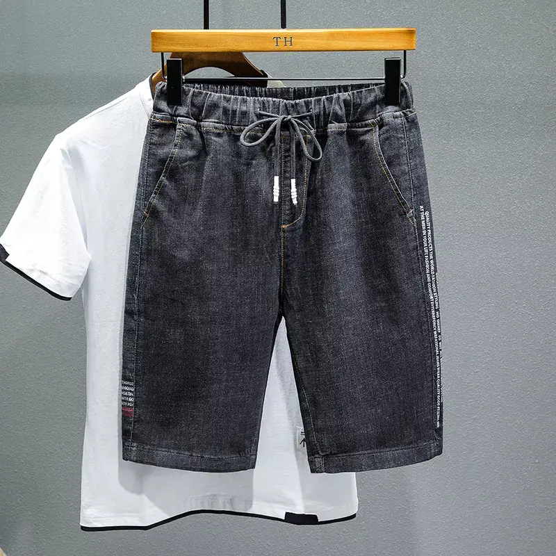 Jeans Pendek Serut Pria Ukuran Besar 5XL 6XL 7XL Celana Pendek Denim Stretch Longgar Cetakan Huruf Kasual Fashion Pria Hitam Biru