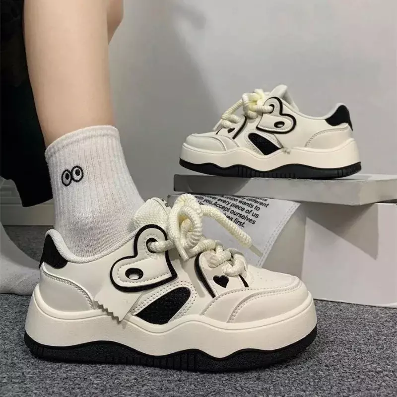 Y2K koreańskie Casual Kawaii różowe białe miłosne serce sportowe trampki sportowe płaskie buty do tenisa śliczne buty trampki damskie