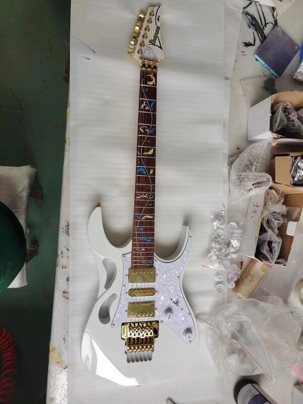 Guitarra Eléctrica Jem Serise Gold de 7V, cuerpo blanco, puente dorado, pastillas HSH, guitarras de alta calidad