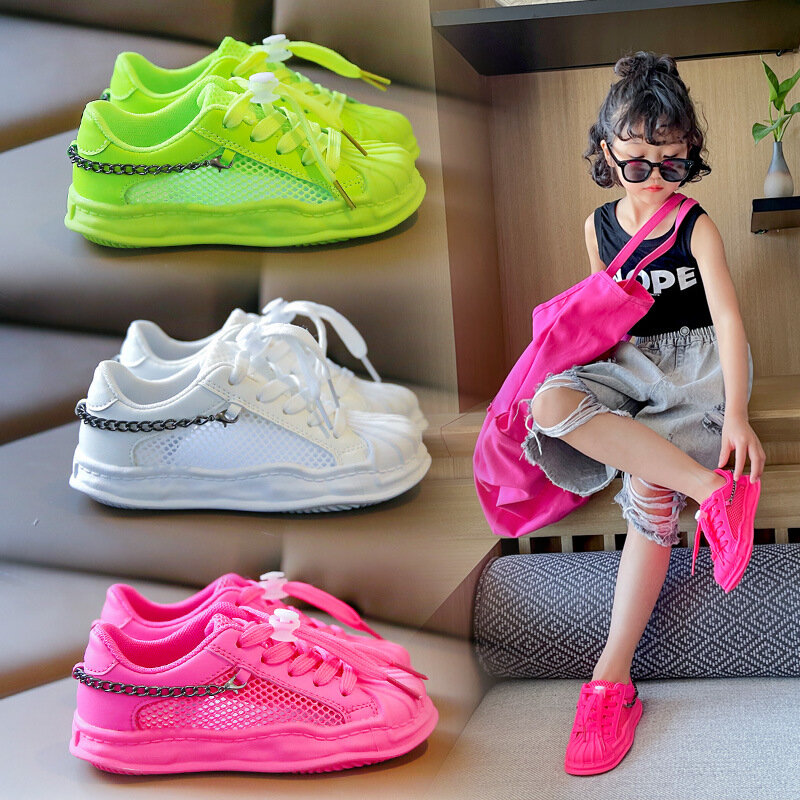 Zapatos disueltos de moda para niñas, zapatos blancos pequeños con cabeza de concha, zapatillas de tablero para niños, zapatos de red individuales, ajuste deportivo, novedad de verano 2022