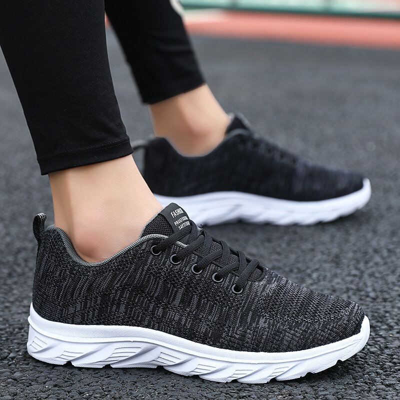 Running Shoes New Light Breathable Mesh Men Brand Outdoor Sports Shoes Unisex Lace-up Sneakers 2022 Designer Shoes Women 9022