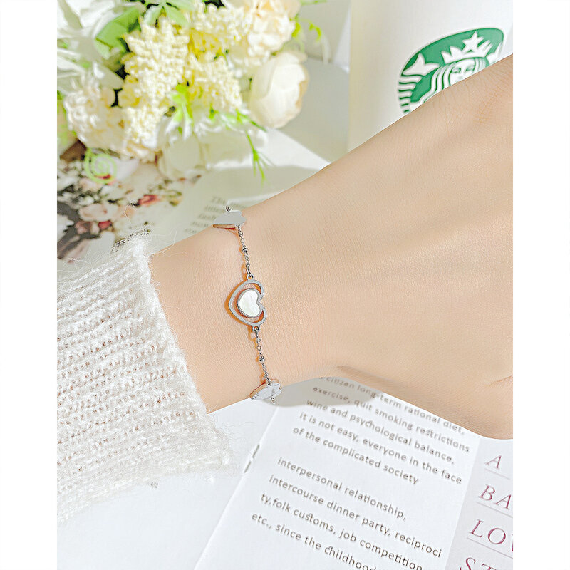 Light Luxury Niche Design Simple Easy To Match Peach Heart Love Fritillary Stainless Steel Bracelets on The Hand Jewelry Gifts