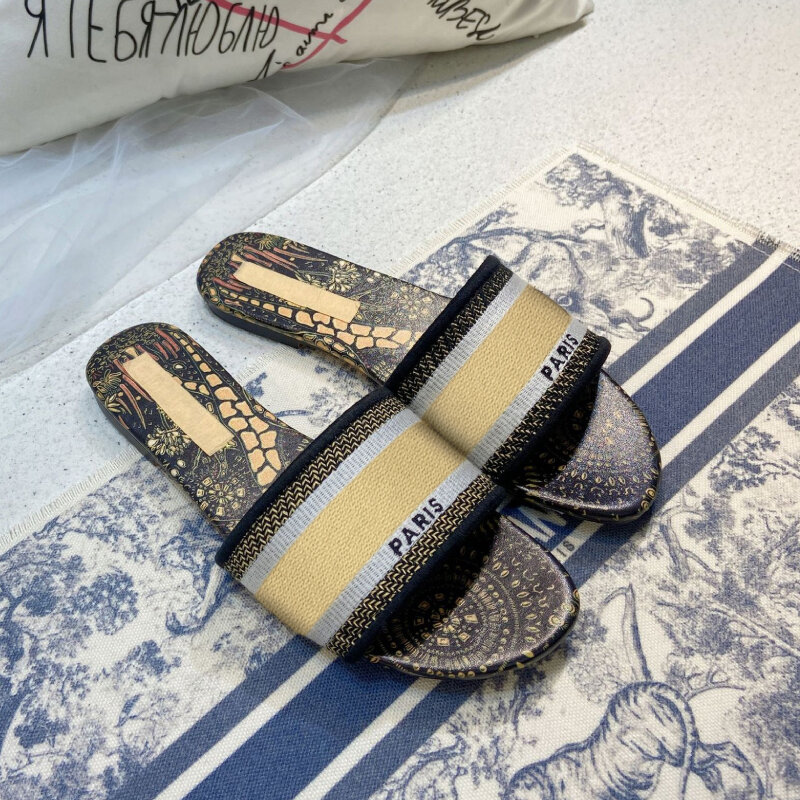 Zapatillas de lujo para mujer, sandalias bordadas con letras de diseñador de moda, estilo Harajuku, chanclas para el hogar, 2022